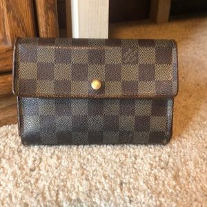 Beautiful Louis Vuitton Damier Ebene Wallet SP0015